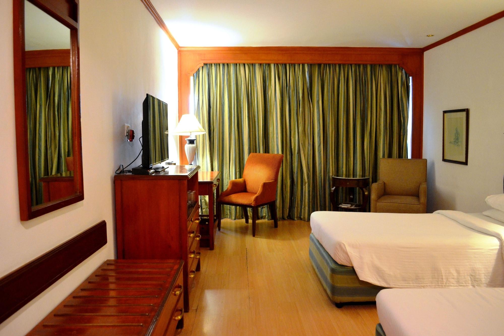 Taj Banjara Hotell Hyderabad Exteriör bild A room at the hotel