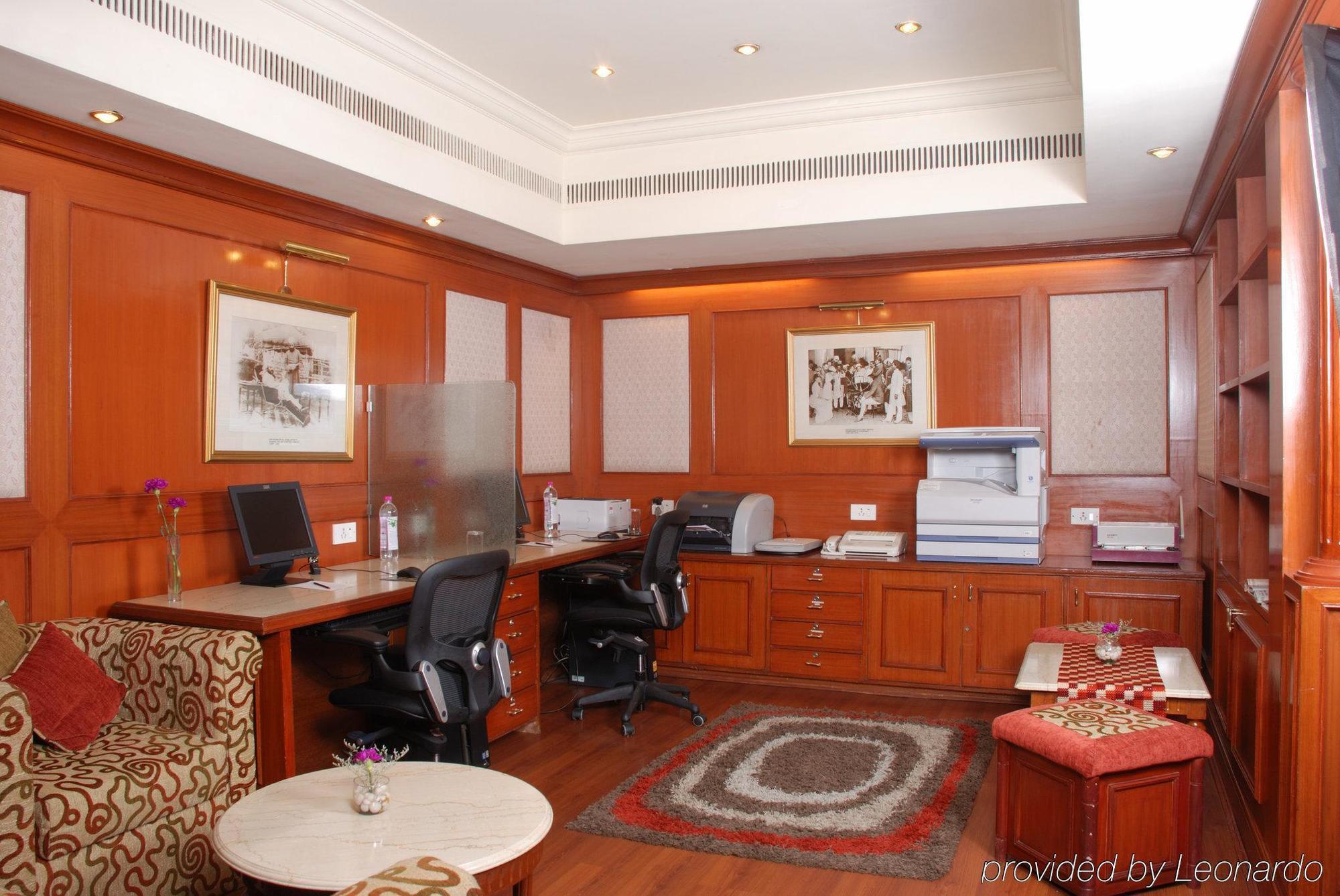 Taj Banjara Hotell Hyderabad Bekvämligheter bild A typical hotel business center