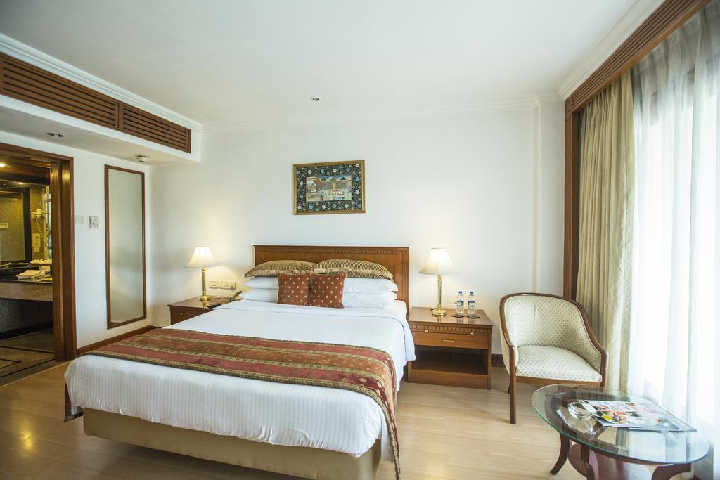 Taj Banjara Hotell Hyderabad Exteriör bild A room at the Taj Bengal