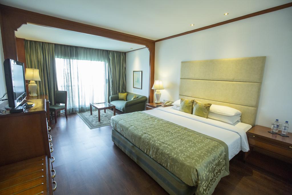 Taj Banjara Hotell Hyderabad Exteriör bild