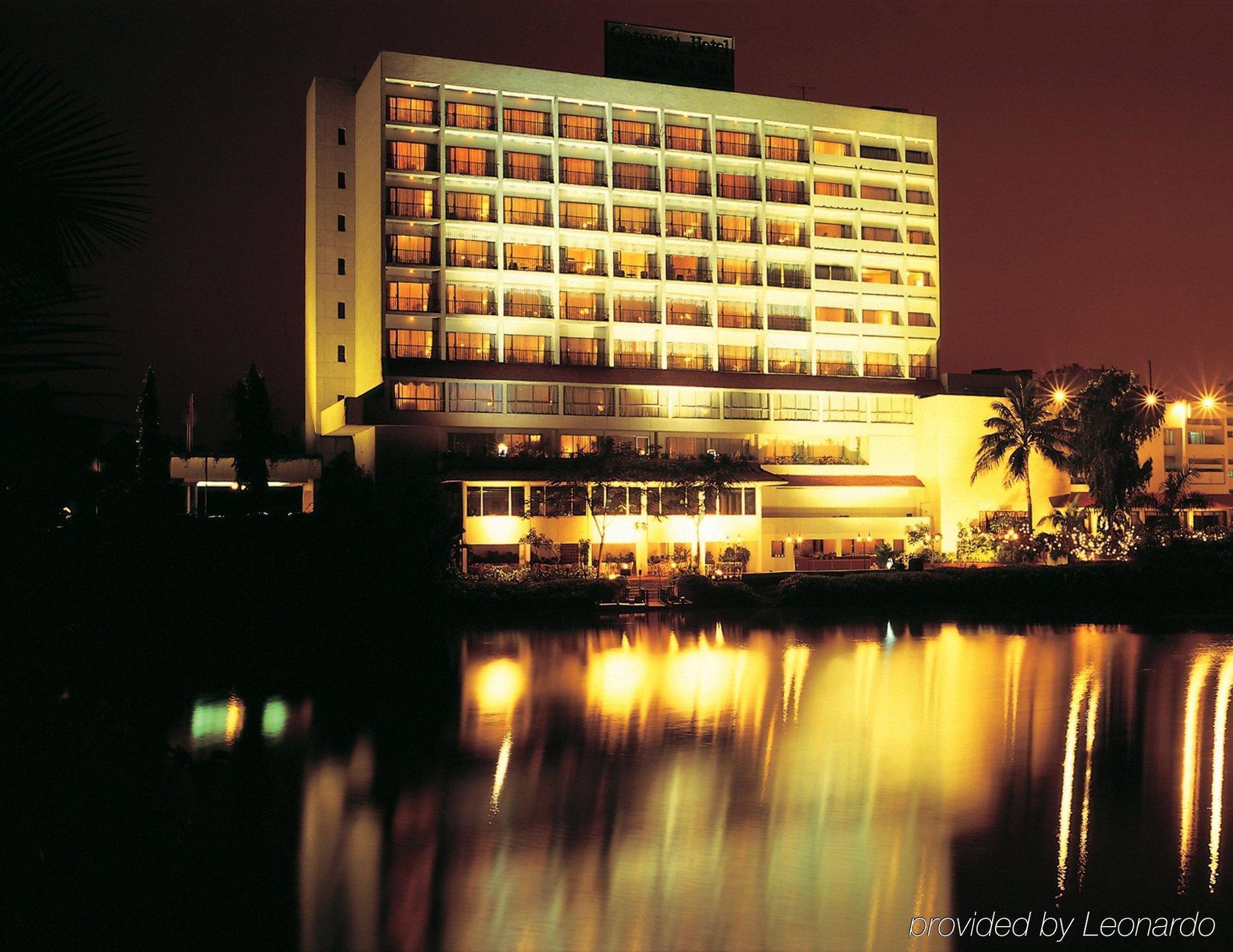 Taj Banjara Hotell Hyderabad Exteriör bild The Royal